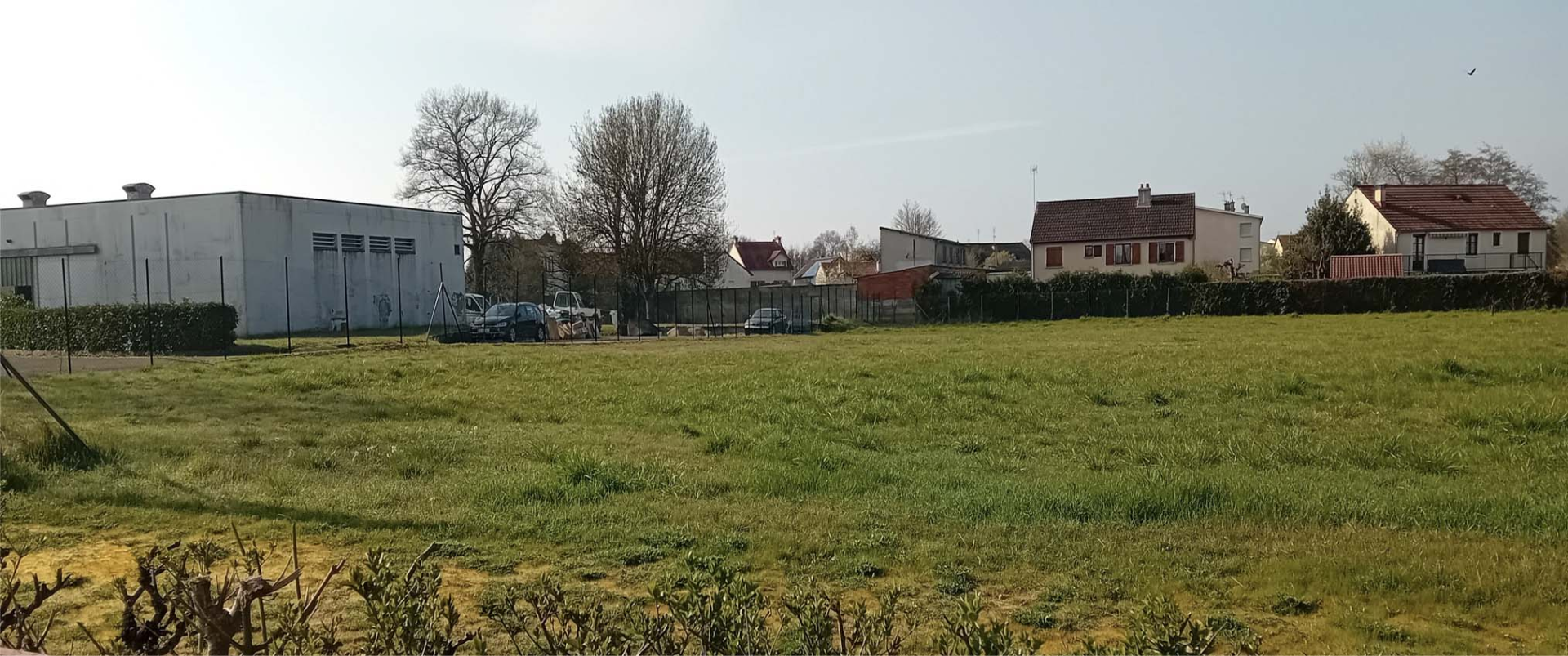 Terrain à vendre bâtiment artisanal